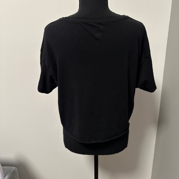 *VS PINK* Black Candy Cane Hearts Short Sleeve Crop Top Size Medium - Picture 3 of 5